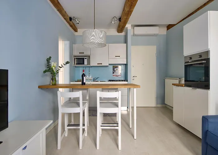 Panicale Blue Historic 1Br Stay Near Medici Chapels & Mercato Centrale